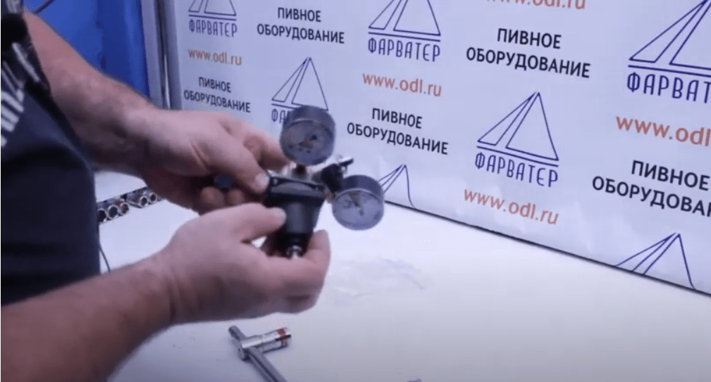 установка крышки обратно-min.png