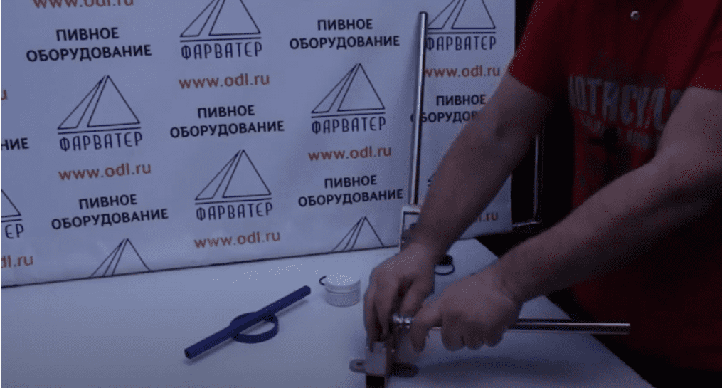 снятие верхнего кольца.png